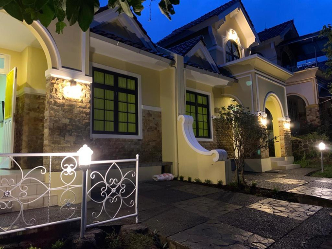 Villa kota bunga cipanas 3 kamar baru renovasi full wifi, Bogor