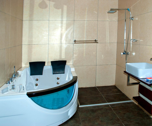 Bathroom 4, Lake Safari Lodge, Siavonga
