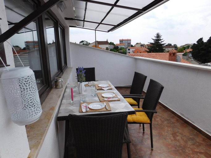 Others 5, Apartment Suncokret, Medulin