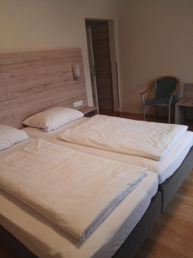 Bedroom, Hotel Gasthof Momm, München