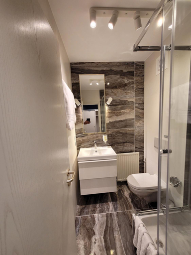 Bathroom 9