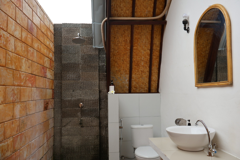 Bathroom 5, Rumah Gemala, Lombok