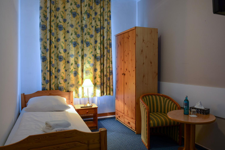 Bedroom 4, Hotel Klosterturm, Hildesheim