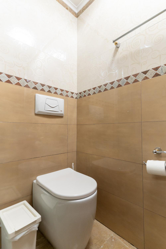 Bathroom 5, Korean Sonata, Roma