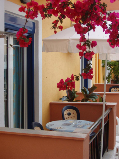 Food & Drinks 4, Studios Cosmopolitan, North Aegean