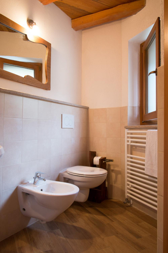 Bathroom 2, B&B Lo VAN - Camere al Verde Villaggio di Rumiod, Aosta