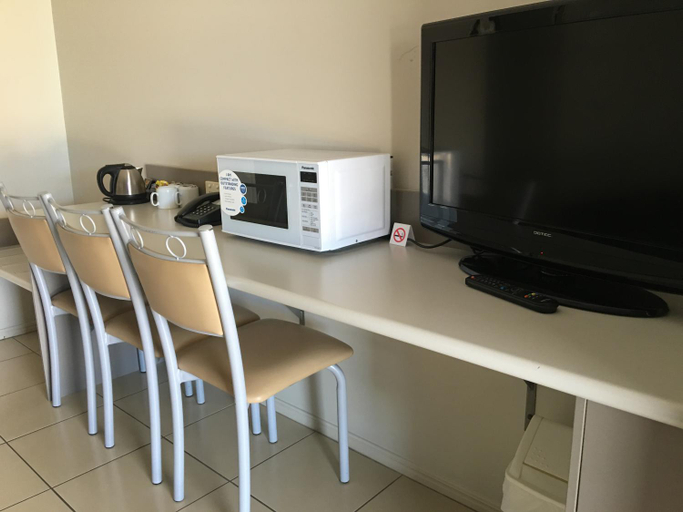 Others 5, Blackwater Motor Inn, Duaringa