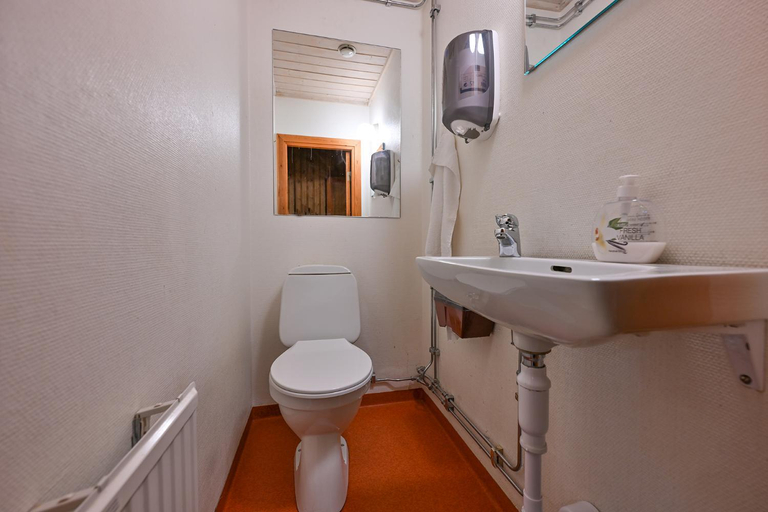 Bathroom 2, Forsgarden Bed & Breakfast, Malung