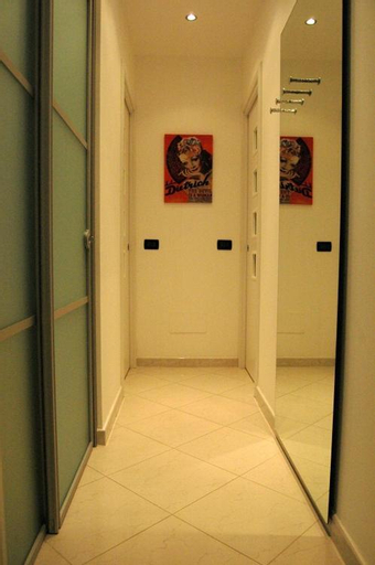 Others 2, Apartment Serena, Savona
