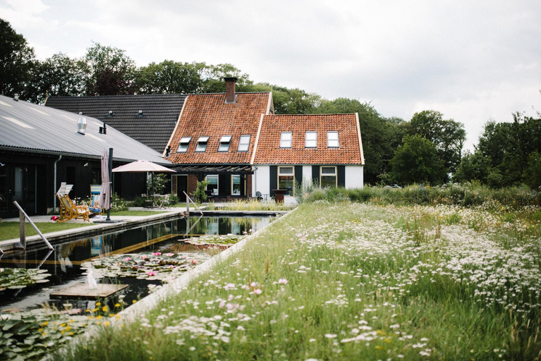 Others 3, De Woeste Wieven op Erve Bonkert, Hof van Twente