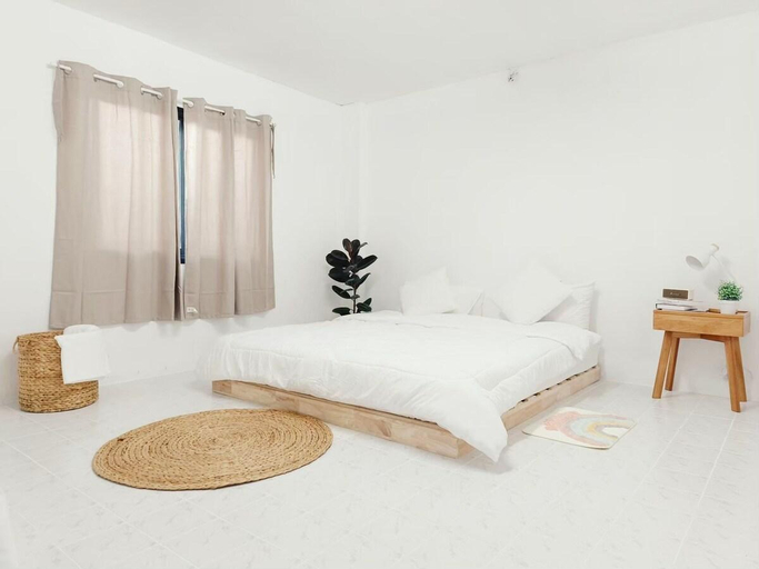 Bedroom 2, The White house seangchan Beach, Muang Rayong