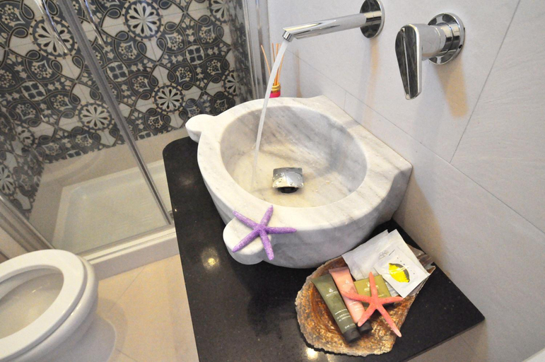 Bathroom 2, Terra Murata Boutique, Napoli
