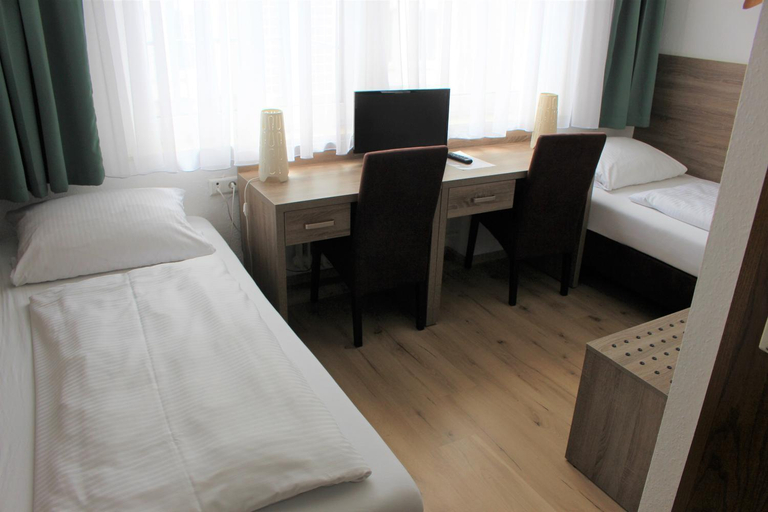 Bedroom 4, Hotel Ulmer Spatz, Ulm