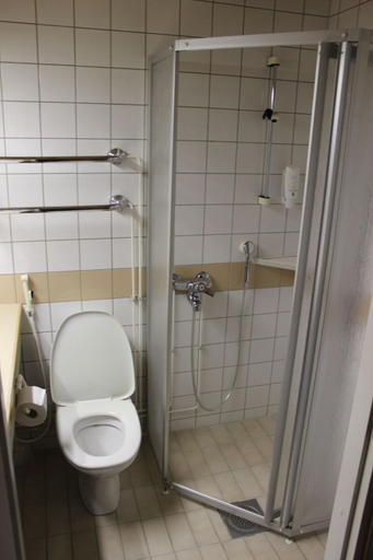 Bathroom, Aapiskukko Hotel, Pirkanmaa