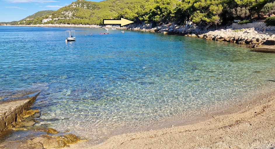 Others 3, Villa V, 4-star 2-floor 1-apartment seaside property with great outdoors, Blato