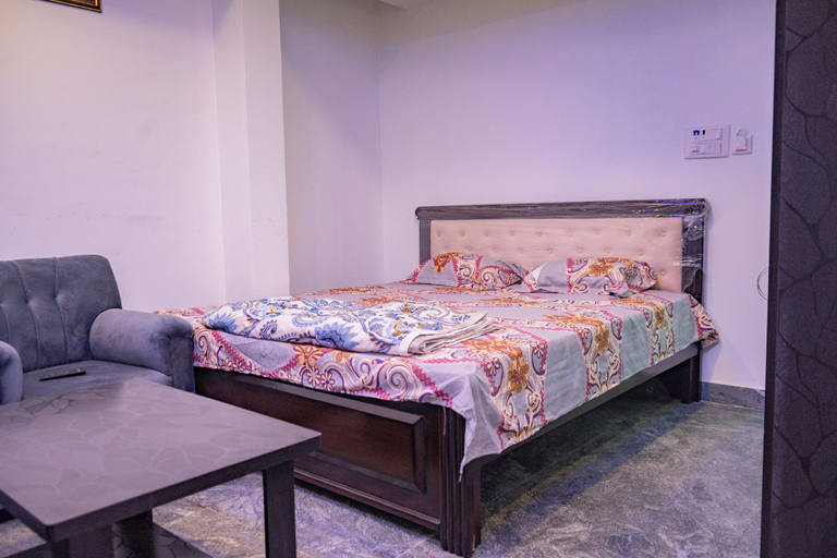 Bedroom 3, VJ Rooms, Bangalore
