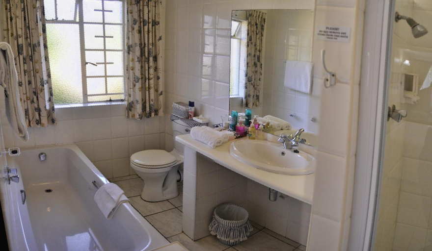 Bathroom 3, Brevisbrook Bed And Breakfast, Umgungundlovu