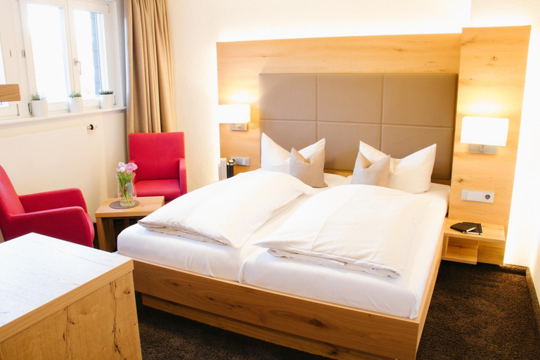 Bedroom 2, Hotel-Restaurant Sennhutte im Herzen des Sudschwarzwalds, Lörrach
