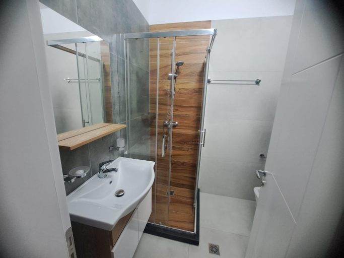 Bathroom 3, Sunnyholidays, Sarandës
