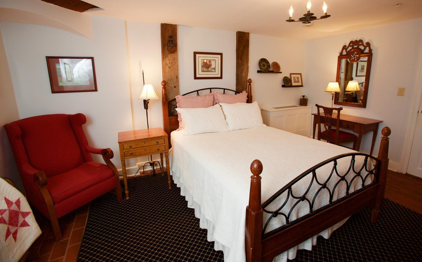 Others 4, The Zevely Inn, Forsyth