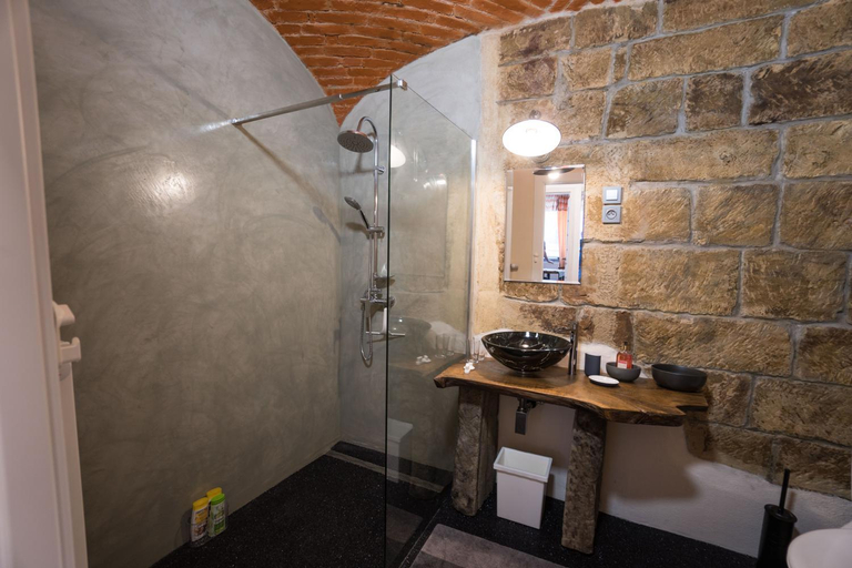 Bathroom, Dum V Centru, Děčín