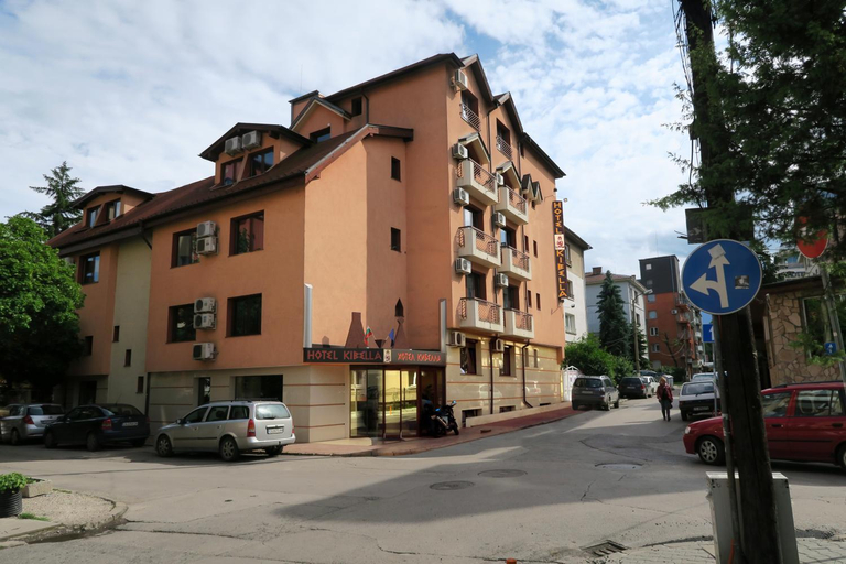 Others 4, Hotel Kibella, Stolichna