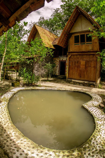 Exterior 2