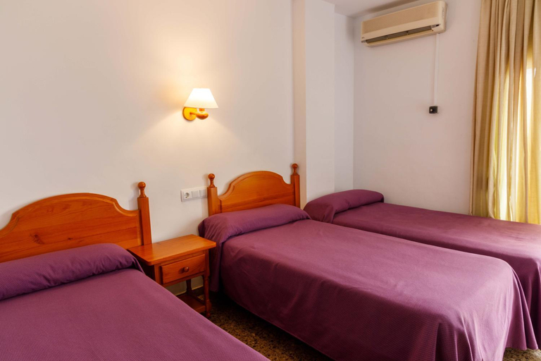 Bedroom 3, Hotel Herasu, Castellón
