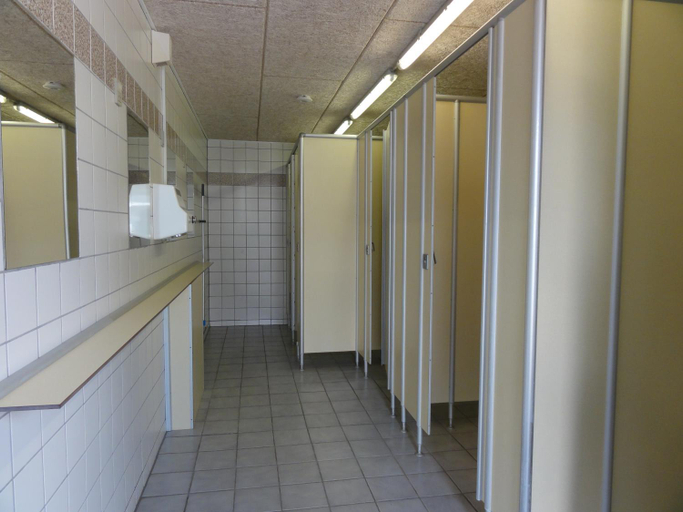 Bathroom 2, Tornby Strand Camping Cottages, Hjørring
