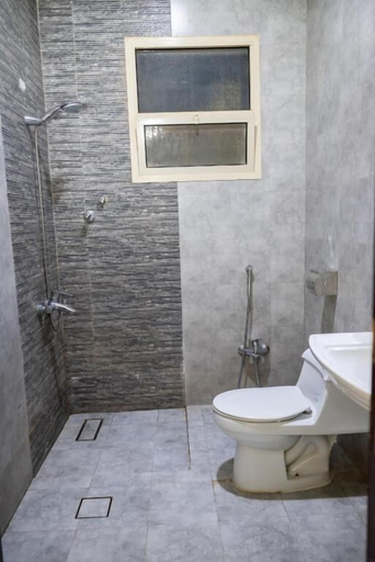 Bathroom 5, Tara One, Riyadh