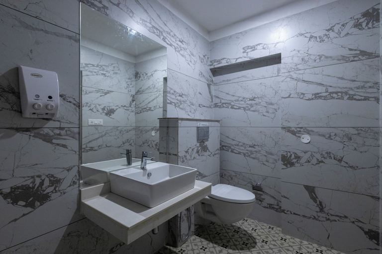 Bathroom 3, Hotel Downtown, Chandigarh