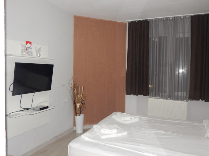 Bedroom 3, Rio Family Hotel, Blagoevgrad