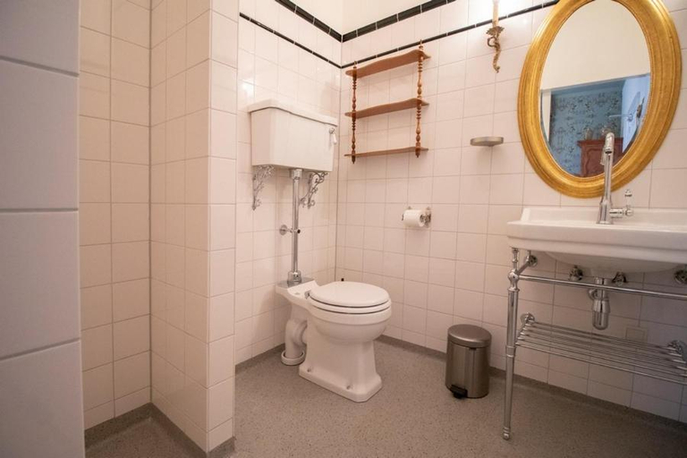 Bathroom 9
