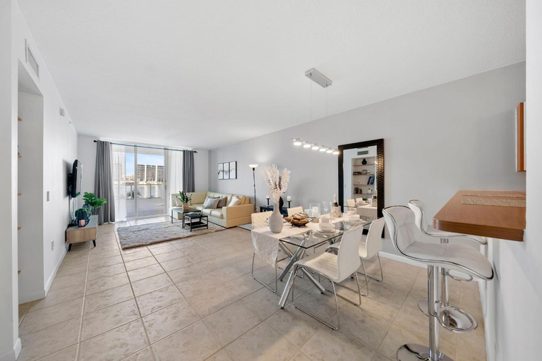 Others 5, Waterfront luxury new apartment, Miami-Dade