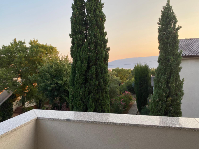 Others 5, M Plus Residence, Krk