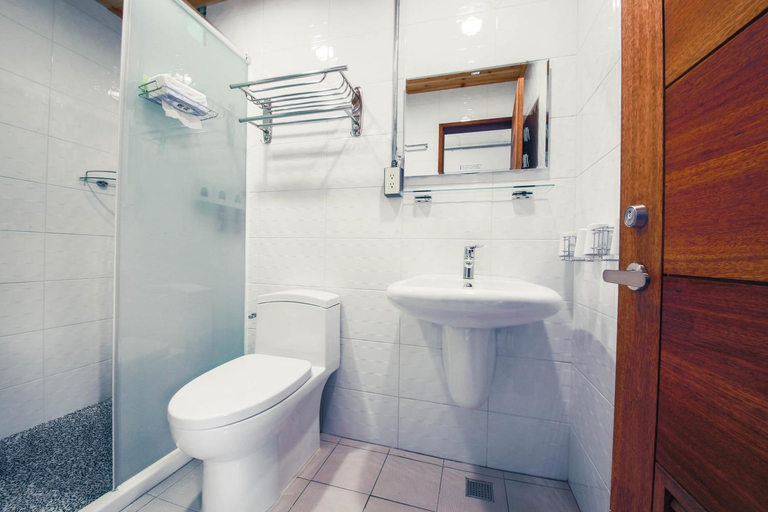 Bathroom, JN Bed and Breakfast, Taitung