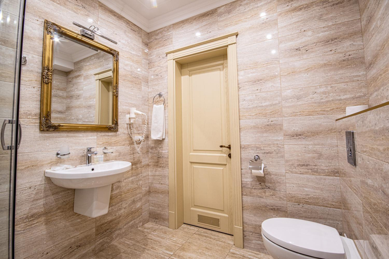 Bathroom 4, Vintage na Bulvare, Odes'ka