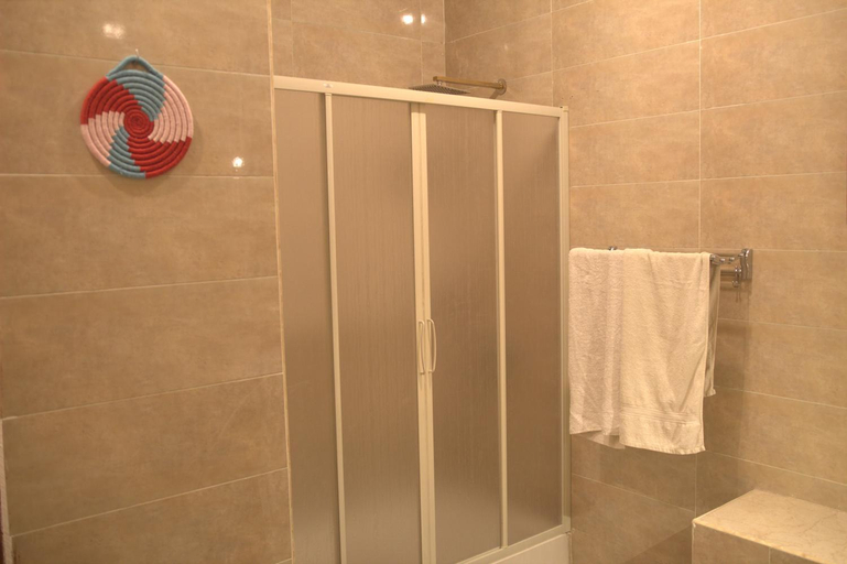 Bathroom 4, Al Baeirat hotel, Luxor