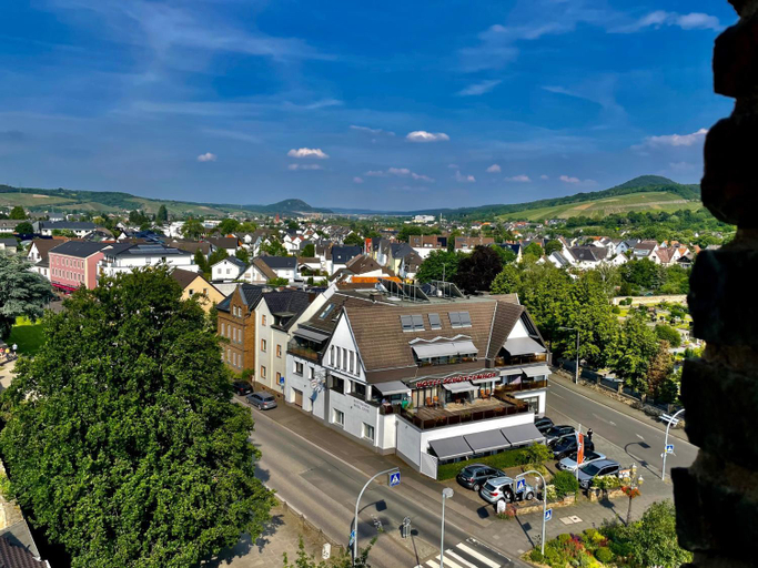 Others 5, Der Schutzenhof, Ahrweiler