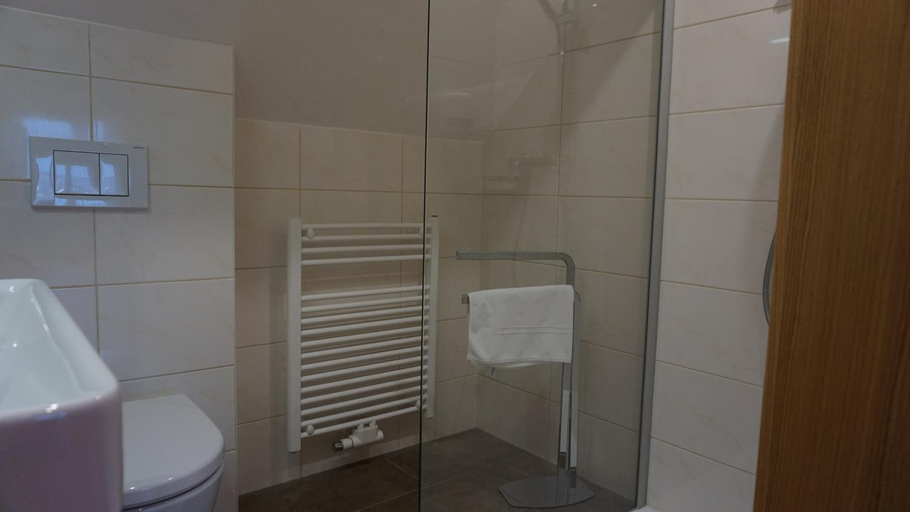 Bathroom 3, Waldrast Bed & Breakfast, Feldkirch