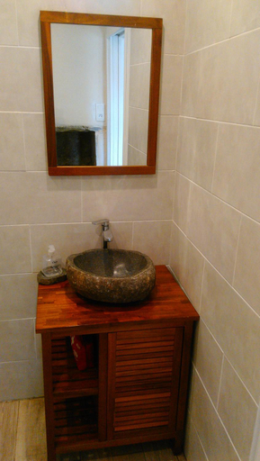 Bathroom, Les hebergements insolites de Quenecan, Côtes-d'Armor