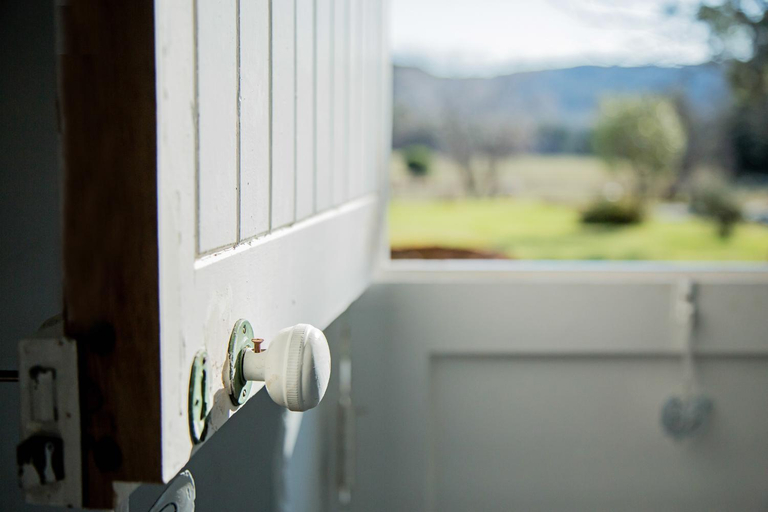 Bathroom 3, Shanzeley Guest House, Eden