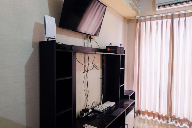 Others 5, Comfy Studio at Serpong Greenview Apt By Travelio, South Tangerang