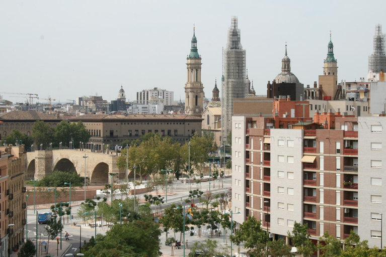 Others 4, Hostal Puente de Piedra, Zaragoza