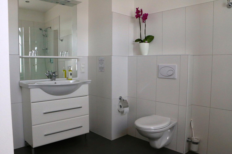 Bathroom 3, Casa Hotel Neu Isenburg, Offenbach