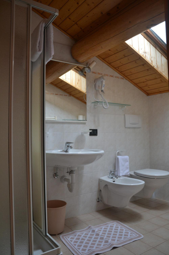 Bathroom 4, Meuble Rosalpina, Sondrio