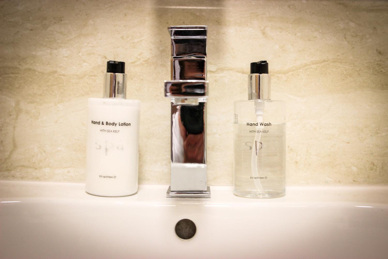 Bathroom 2, The Badger Inn, Cheshire East