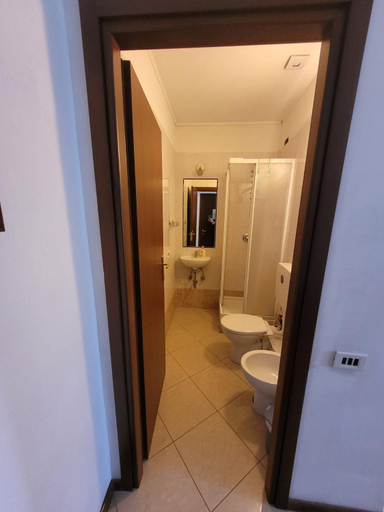 Bathroom 3, Ca' Isabella, Venezia
