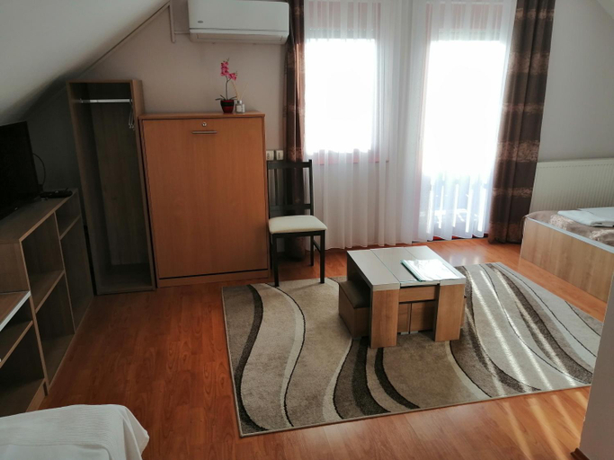 Others 2, Csipkehaz Apartman, Kunszentmárton