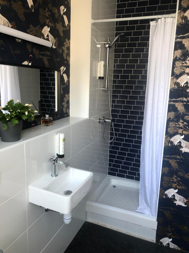 Bathroom 5, Hotel Saint Eloi, Indre-et-Loire
